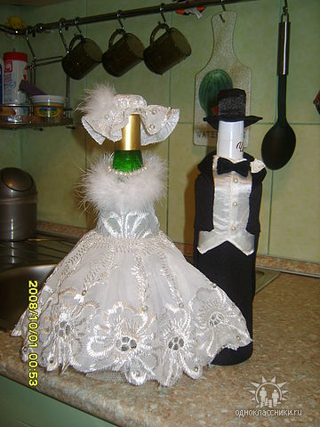 Декор свадебных бутылок с шампанским