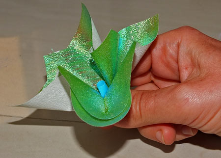 как сделать цветок из бумаги