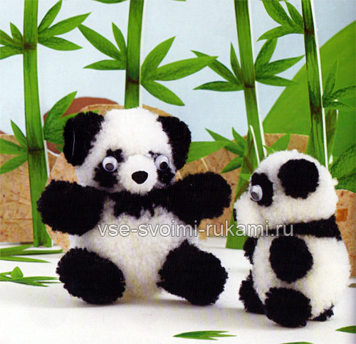 Игрушка панда из помпонов
